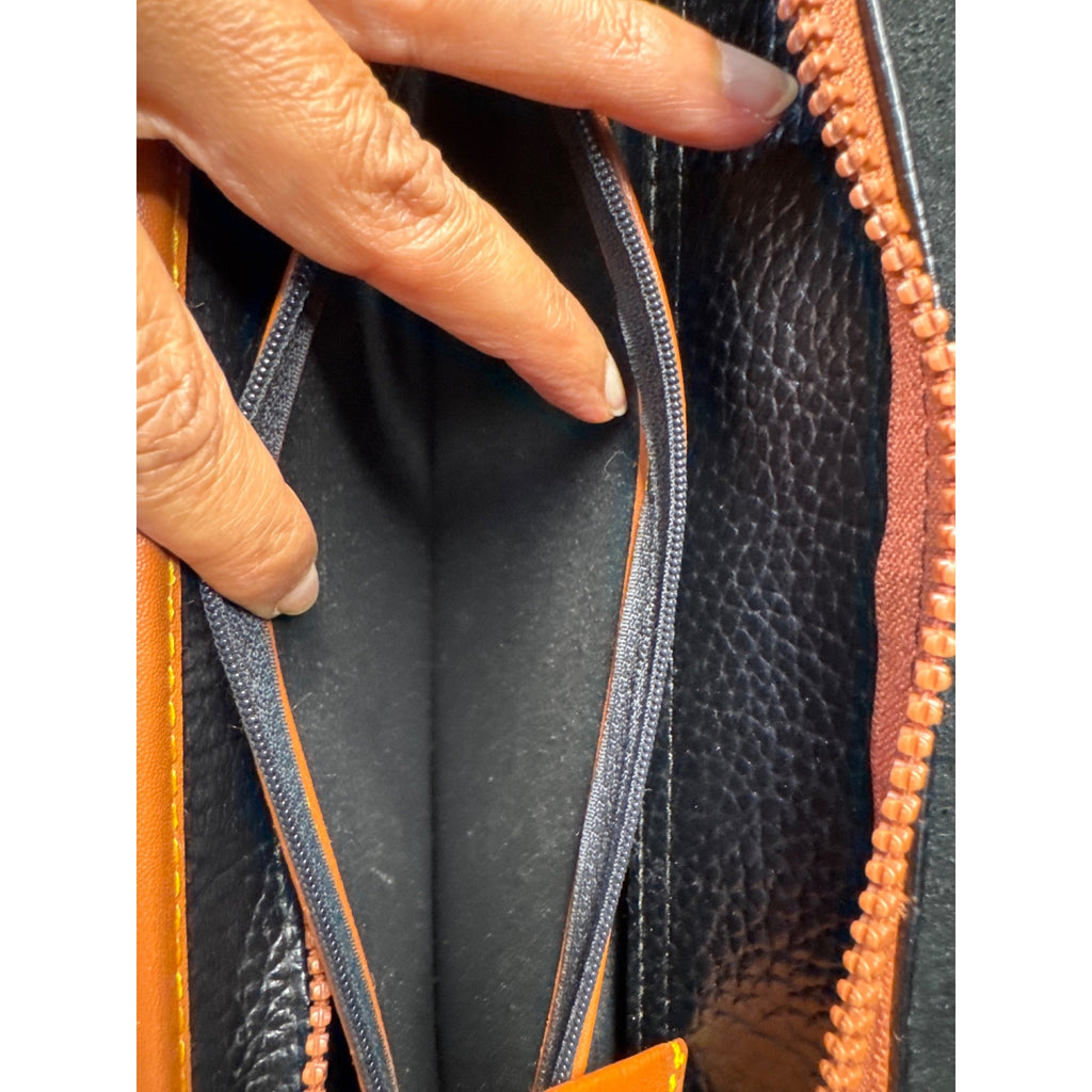 Carina Intl Inc Vintage Black & Tan Waterproof Pebble Leather Satchel Briefcase With Adjustable Strap And Brass Clasp Closure