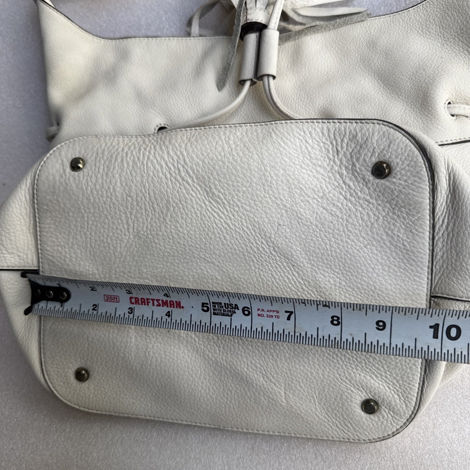 DKNY White Leather Drawstring Shoulder Bag With Tassels