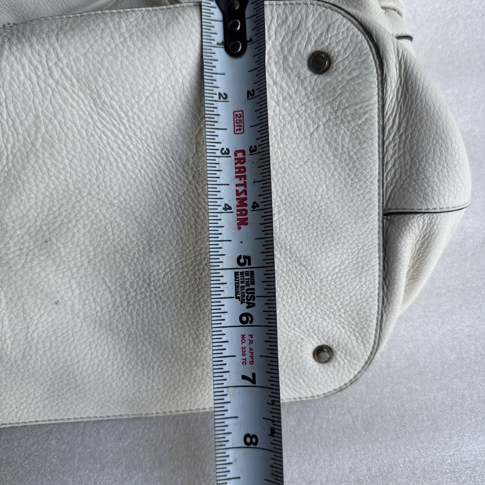 DKNY White Leather Drawstring Shoulder Bag With Tassels