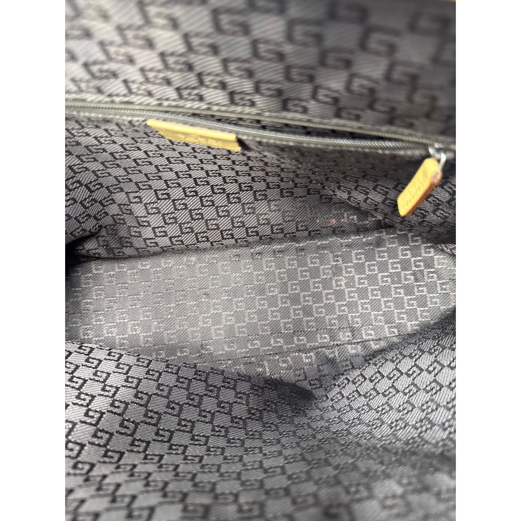 Gucci Beige Leather Tote Bag With Double Handles & Zipper Closure