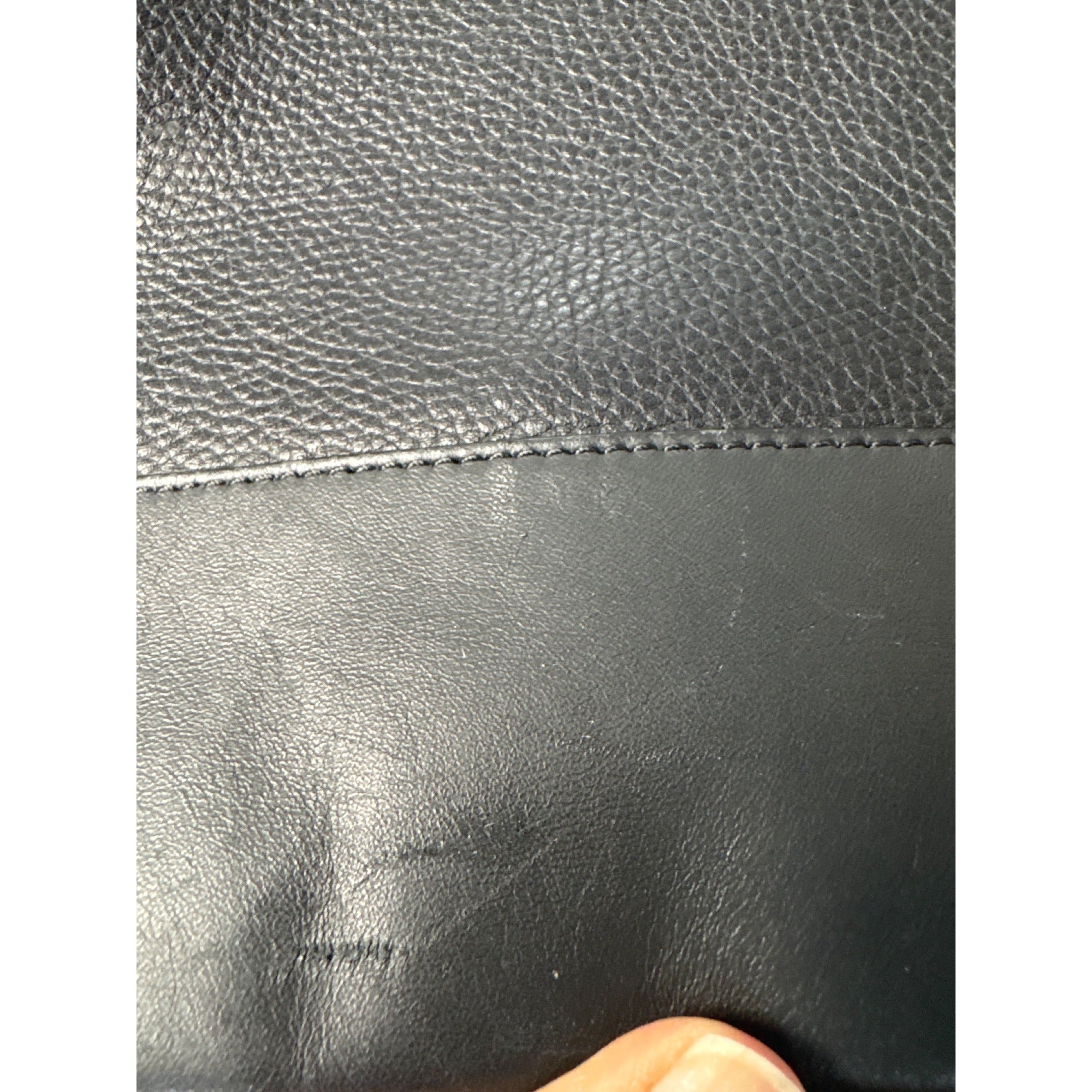 Coach Black Leather Messenger Bag With Adjustable Strap & Zip Pocket