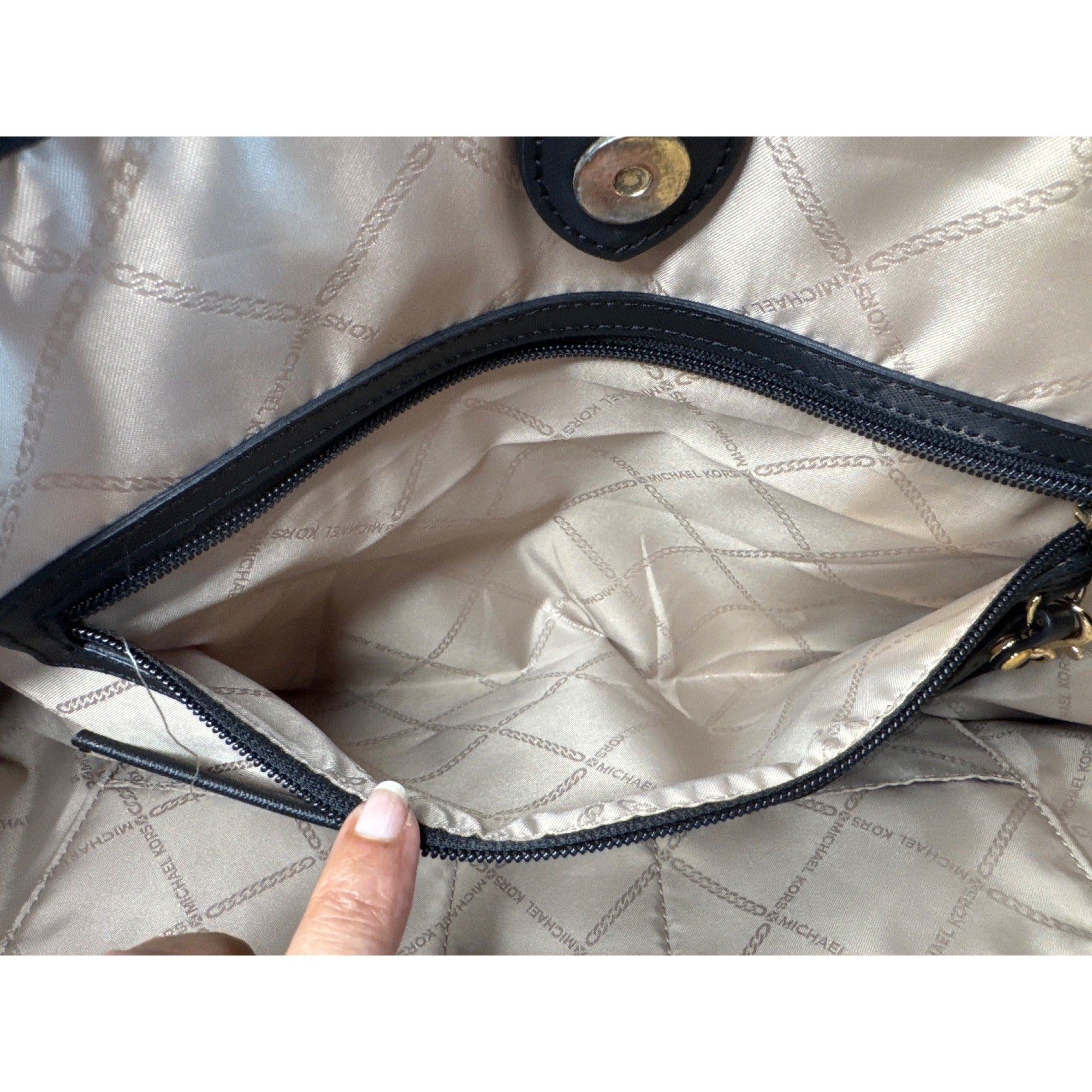 Michael Kors Large Tote Bag Cream & Black With Gold Logo Accents