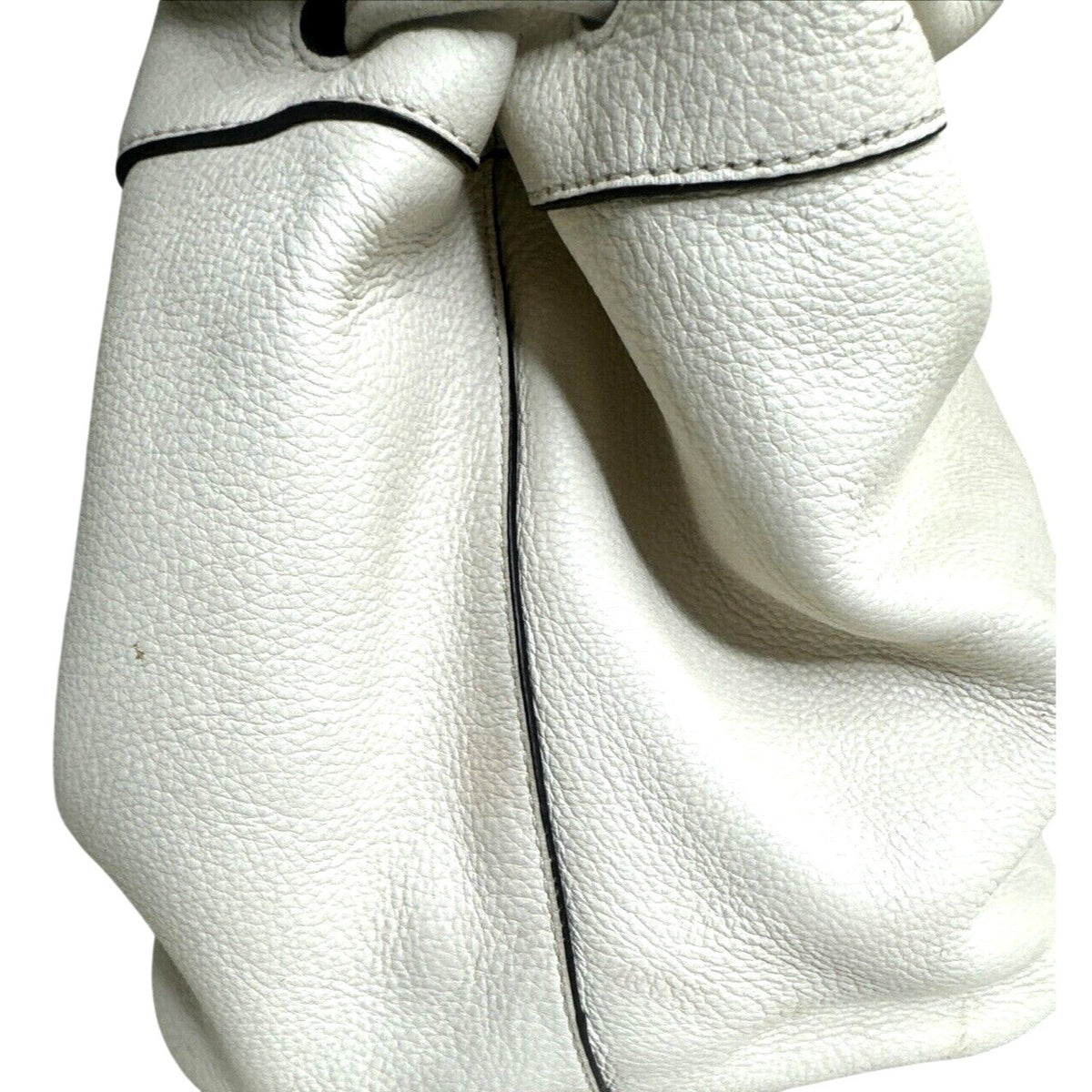 DKNY White Leather Drawstring Shoulder Bag With Tassels