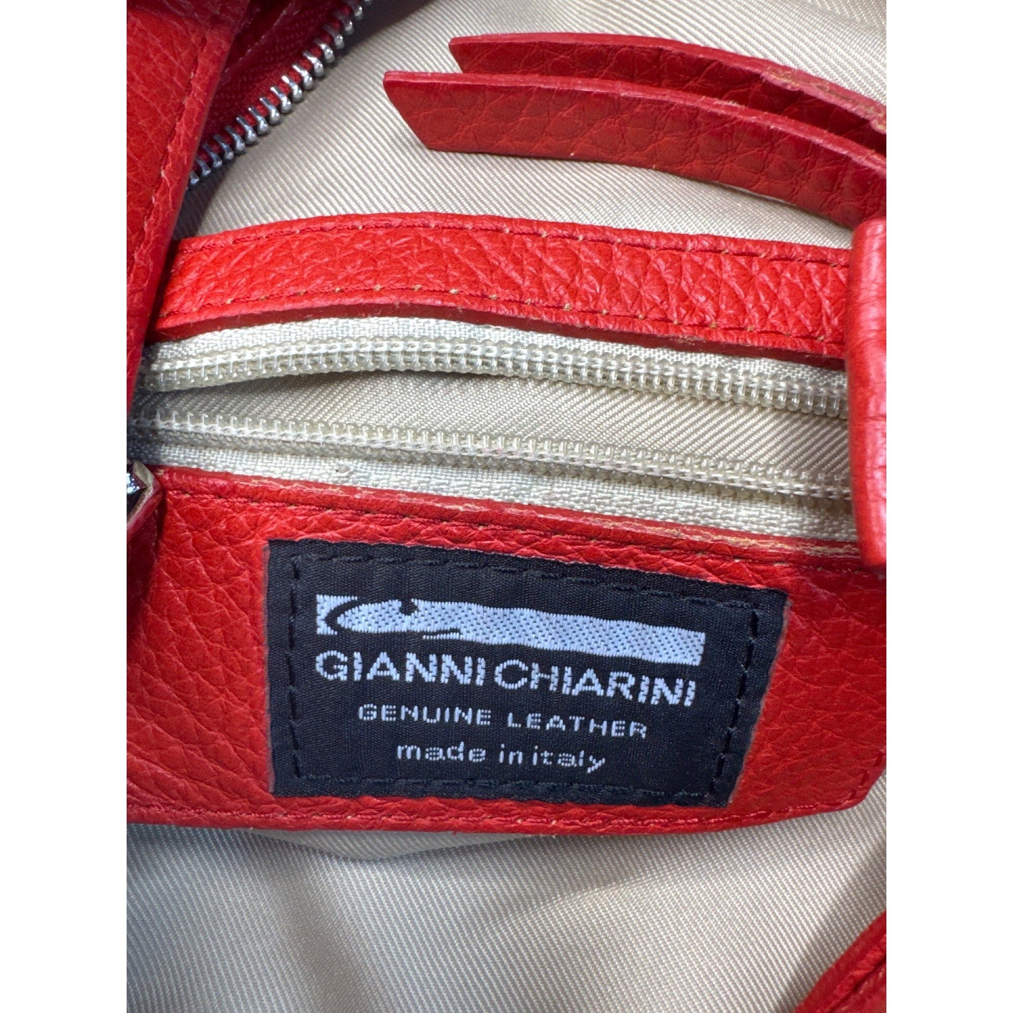 Gianni Chiarini Red Leather Shoulder Bag With Zipper & Detachable Strap - Chic Everyday Style