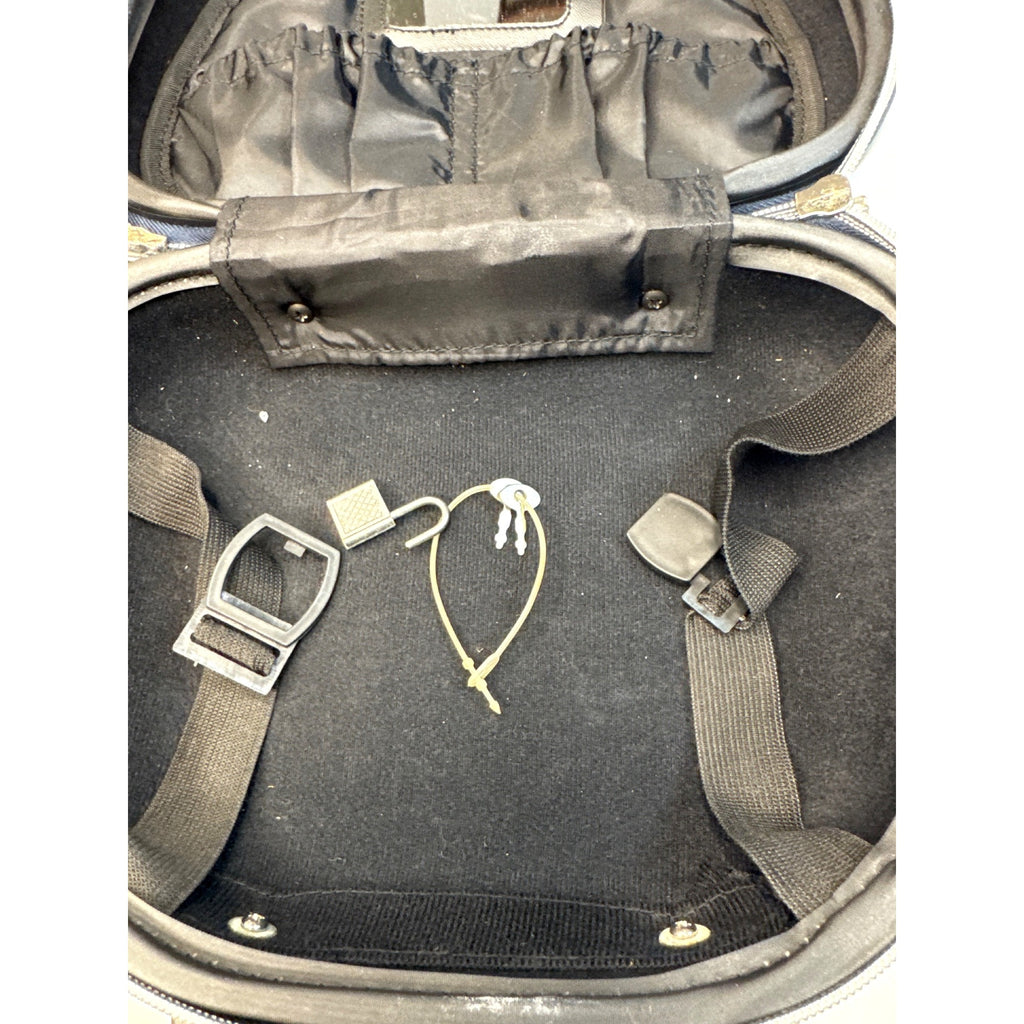 Newcomer Navy Blue Hard-Shell Travel Toiletry Case With Compartments & Handle